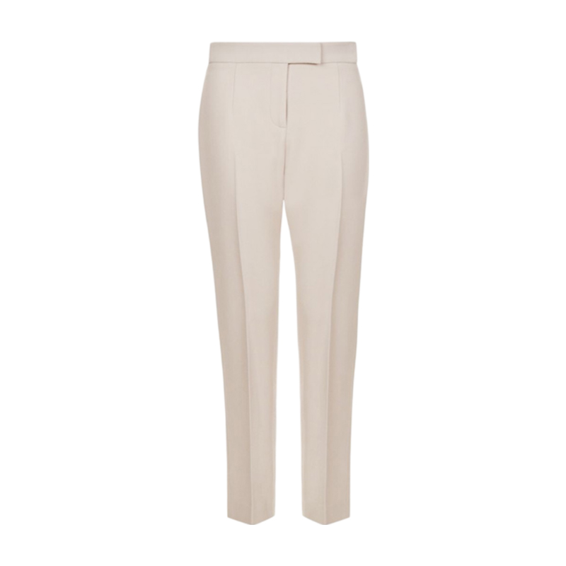 Are trousers really versatile and practical? You will never step on thunder if you wear them in these occasions!